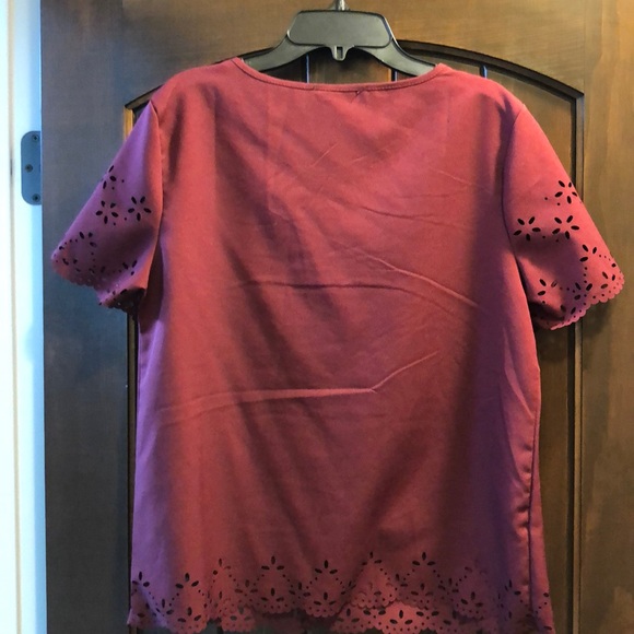 red blouse - Picture 3 of 4